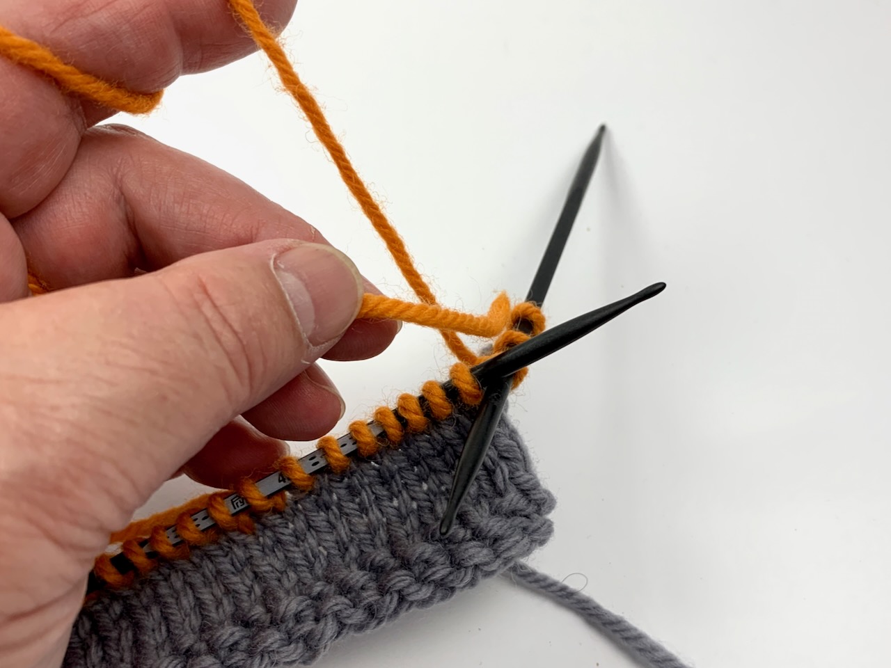 Einweben von Fäden am Anfang
