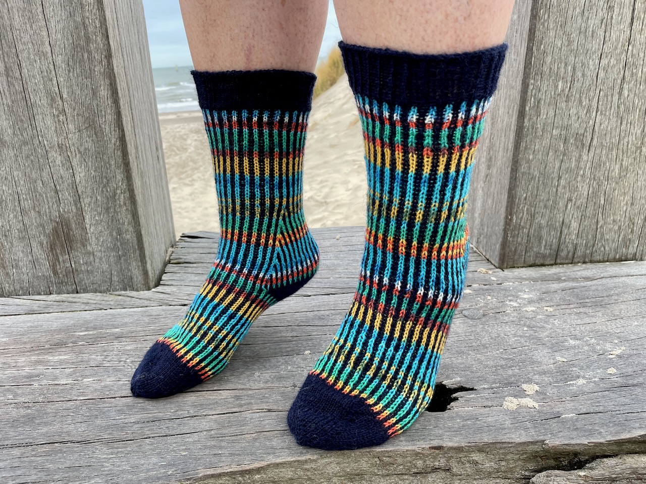 AnbuSocks mit Verlaufsgarn gestrickt