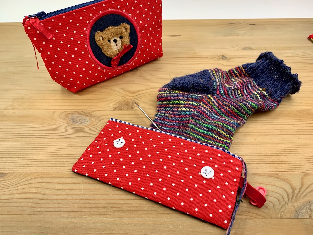 Taschen für Strickprojekte, Stricknadeln etc. nähen - die Nadelgarage