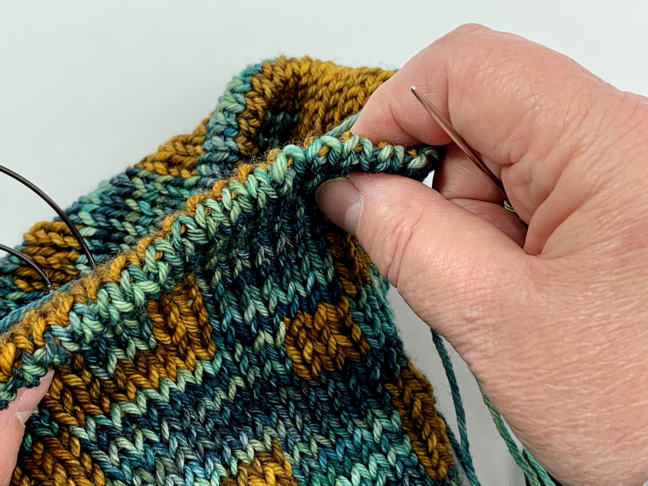 Italienisches Abketten bei der Doppelstrick-Technik