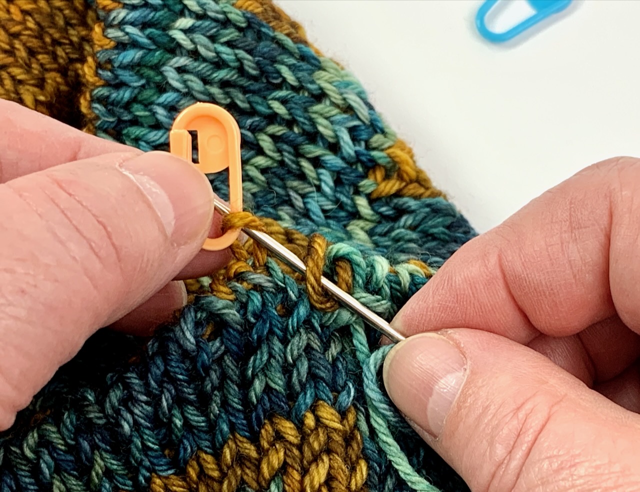 Das italienische Abketten bei der Doppelstrick-Technik