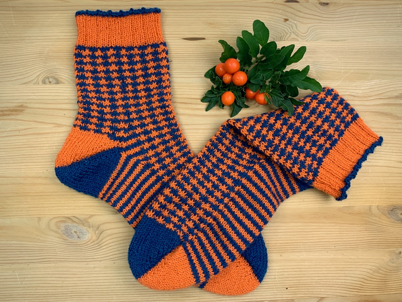 HehöSocks - die Socken mit zweifarbiger Spitze und Ferse - Titelbild