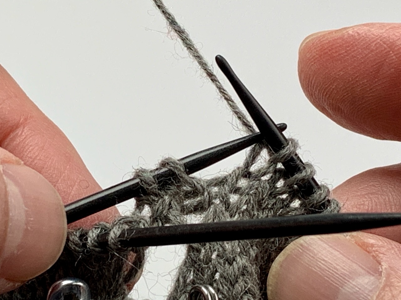 Maschen am Daumenübergang