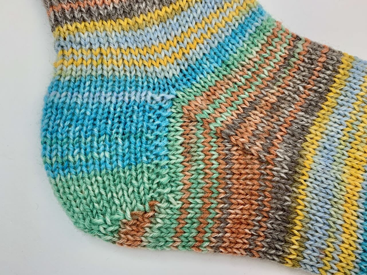 Die Herzchenferse mit Spickelabnahmen bei Socken aus 6-fädigem Garn
